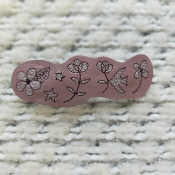 ◇刺繍ヘアバレッタ　”花と鳥”（牛革）　※４色展開です。の画像