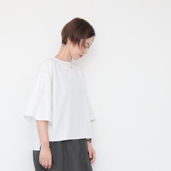 bell tops / shiroの画像