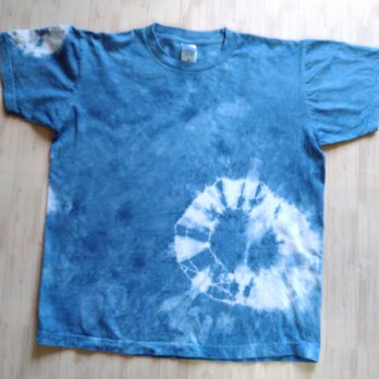 藍染め絞りTシャツ　メンズ　Mサイズ　草木染め　インド藍染め　M2の画像