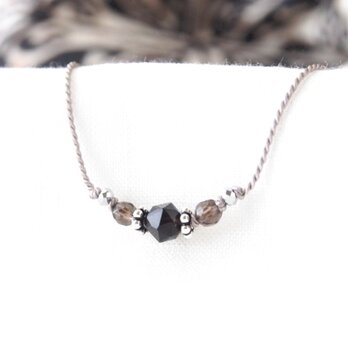 Petite Short Necklace（モリオン×スモーキークォーツ）の画像