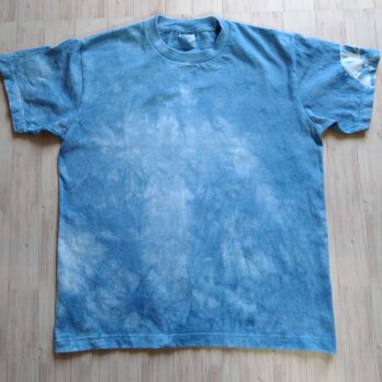 藍染め絞りTシャツ　メンズ　Sサイズ　草木染め×インド藍染め　の画像