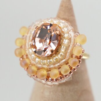 スカーフ留めにも おしゃべりな指輪163 フリーサイズ　ビーズ刺繍のリング　オレンジ ビジュー　おおぶりリングの画像