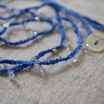 ブルー刺繍糸のロングネックレスの画像