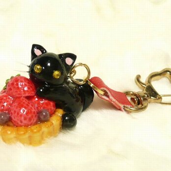 にゃんこのしっぽ○いちごタルトのキーホルダー○黒猫①