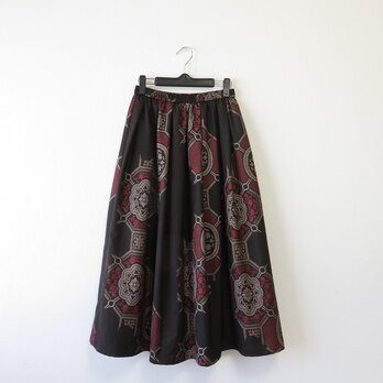 ＊アンティーク着物＊蜀江に華紋模様泥大島紬のスカート（泥茶系・裏地付き）の画像