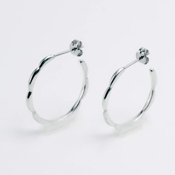 Ripple Earrings M Platinumの画像