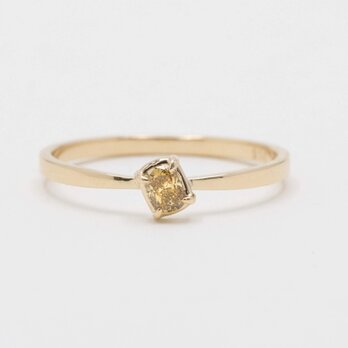 Champagne Butterfly Oval Diamond Ringの画像