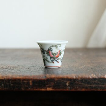 カラフルな蝶々と花唐草◆中国景徳鎮　小ぶり猪口　茶杯　チャイナレトロ　ホワイトの画像
