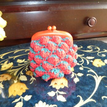 苺の手編みのがま口（送料無料）の画像