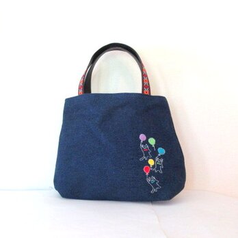 ネコの刺繍 デニムバッグ＊空飛ぶ風船猫ちゃん カラフルBの画像
