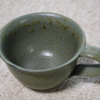 枯れ草色の広口コーヒーカップの画像