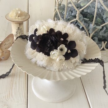 ドール用レースと染め花のスモールヘッドドレス(MLフリー・ブラック&オフホワイト)の画像