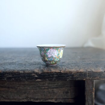 花尽くし◆金でゴージャス。中国産　色絵金彩小ぶり猪口　茶杯　煎茶茶器　器　シノワズリ　の画像