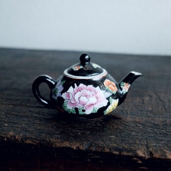 黒にカラフルな花文様◆中国産色絵金彩小ぶり急須　煎茶茶器　チャイナレトロ　シノワズリの画像
