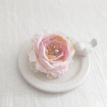 antique garden rose corsage（pink）の画像