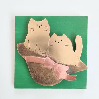 子猫と帽子　　　真鍮の切り絵パネル小の画像