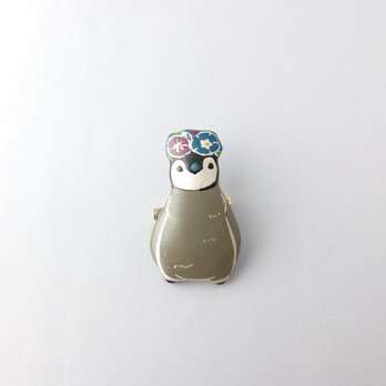 花かんむり(朝顔)皇帝ペンギンひな 漆ブローチの画像