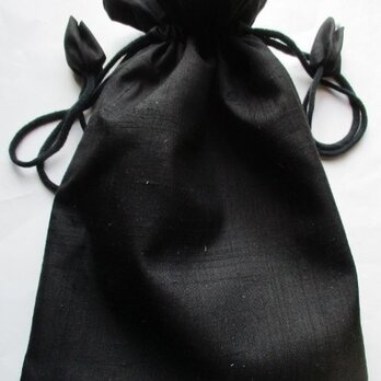 ７２９９　黒の紬の着物で作った巾着袋　＃送料無料の画像