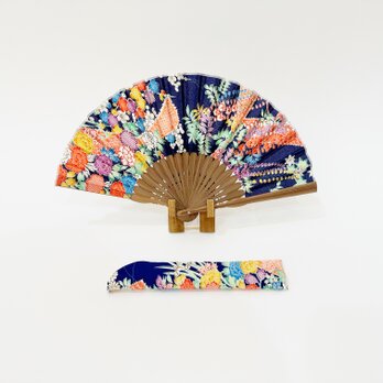 着物扇子　アンティークの絹の着物使用　日本の京都の職人が手仕事で制作　オンリーワン　プレゼントに最適 #58の画像