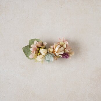 お花のバレッタ　「休日」の画像