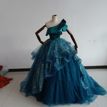豪華！ブルー Aライン ワンショルダー カラードレス 柔らかく重ねたチュールスカート 花嫁/披露宴の画像