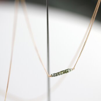 K18 キューブ グリーンダイヤモンド ネックレスの画像