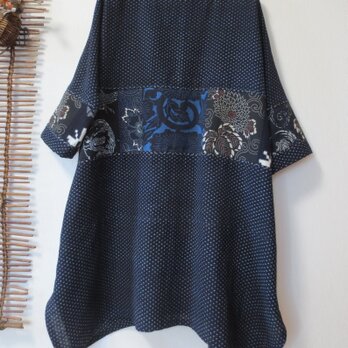 古布リメイク　雪ん子絣のチュニックワンピース　古布藍染　久留米絣　型染　刺し子　着物リメイク　ゆったりサイズの画像
