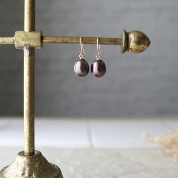 【K18】ワインレッド淡水パールの葡萄ピアス＊6月誕生石 真珠の画像