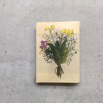 絵本なブックカバー『花束にクマバチ』の画像