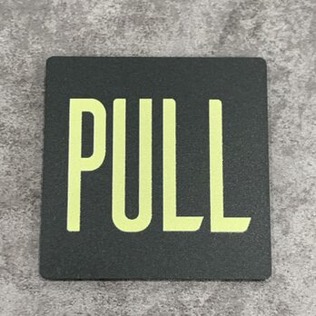 【送料無料】PULL サインプレート正方形 GOLDカラー ドアサイン プル 引き扉 玄関 ドアプレート 看板 表札 表示板の画像