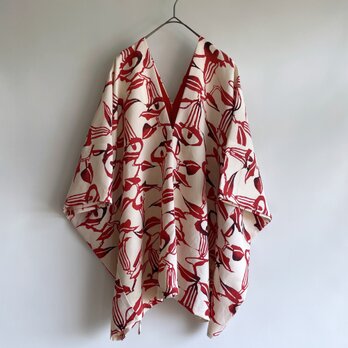 【1点もの】縦づかいのワイドプルオーバー 総手縫い -着物リメイク 絹の縮緬 水芭蕉（ヴィンテージ） V-WP266の画像