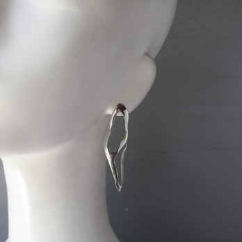 6.5㎝。存在感たっぷりのシルバーピアス