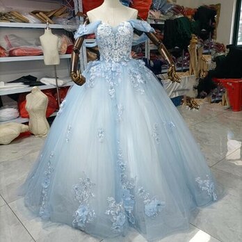 憧れのドレスカラードレス 爽やかで優しいブルー 取り外し袖 贅沢な総レース プリンセスライン 結婚式/披露宴の画像