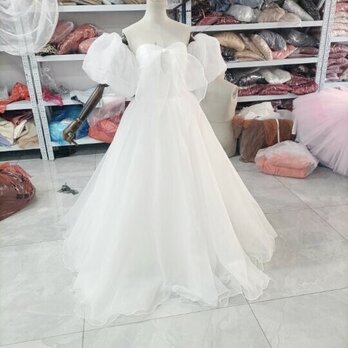 人気上昇！ウエディングドレス 取り外し袖 編み上げ リボン チュールスカート 花嫁/結婚式の画像