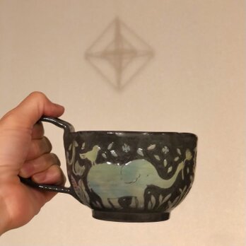 輪花マグカップ―kakiotoshi black “優しい象”の画像