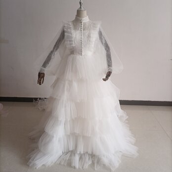上品！フランス風ウエディングドレス ホワイト 上品透け袖 柔らかく重ねたチュールスカート 花嫁/ウェディングドレス/結婚式の画像