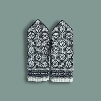 北欧から発送 / ミトン /  Rutig med Blommor(炭色×白)の画像