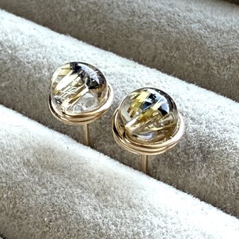 高品質 ゴールドルチル クォーツ 1粒ピアス 14kgf　タイチンルチル