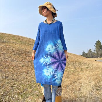 タイダイ染め　長袖ワンピース 　藍色と紫の美しいコントラストのスノーフレイク HD20-30