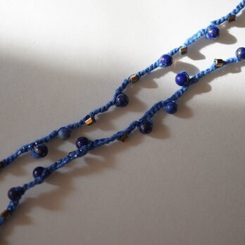 ラピスラズリ刺繍糸のネックレスの画像