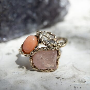 Brass真鍮　ピンク珊瑚とモルガナイト・クリスタルのリングの画像