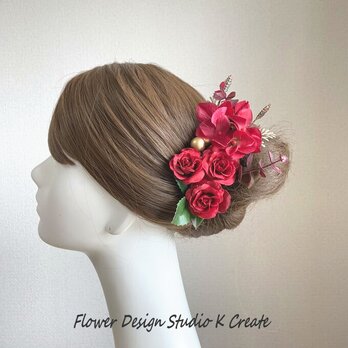 赤いミニ薔薇と紫陽花とユーカリのヘッドドレス　成人式　ウェディング　結婚式　前撮り　髪飾り　美女と野獣　赤い薔薇　ウェディングの画像