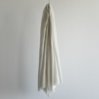 enrica cottonsilk scarf / sesami-light grey / botanical dyeの画像