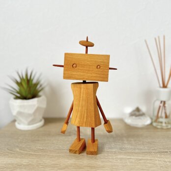 Cello 木製ロボットの画像