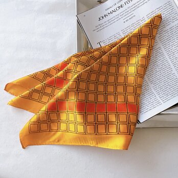S2-ヴィンテージスカーフ　square scarf with graphic printの画像