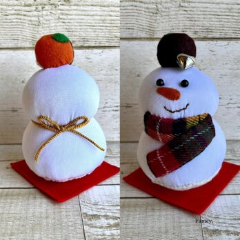SALE！冬を楽しむ大人かわいい鏡餅(雪だるま) 布　鈴　ハート　刺繍　ぬいぐるみ　冬の画像