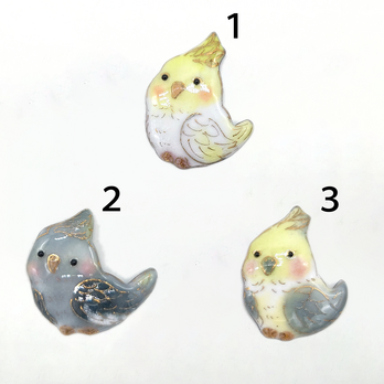 ぽっちゃりオカメインコの七宝焼ピンブローチ（ピンバッジ）【受注制作】の画像