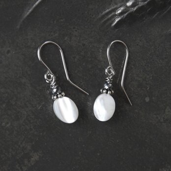 Oval Pierce（マザーオブパール×ヘマタイト）