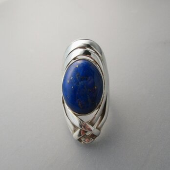 「天空の」大ぶりで印象的・上品な青色のラピスラズリ・シルバーリング