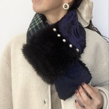 モコモコあったか＊ネックアクセサリー＊上品マフラー＊パール付き＊ネイビー＊チェック柄＊ネックアクセサリー